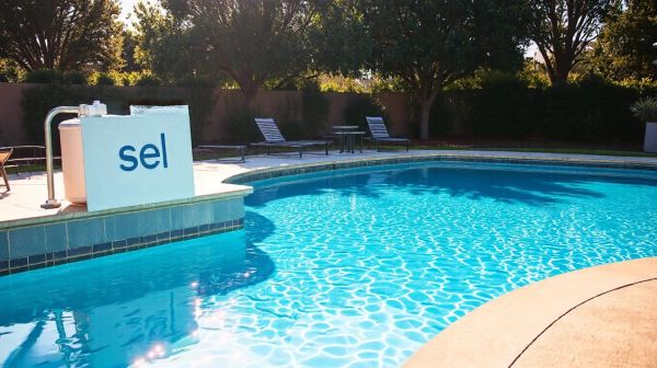 Top 5 systèmes de piscine : sel versus chlore